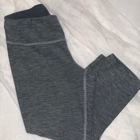 NWOT New Balance Capri Leggings - Picture 1 of 2